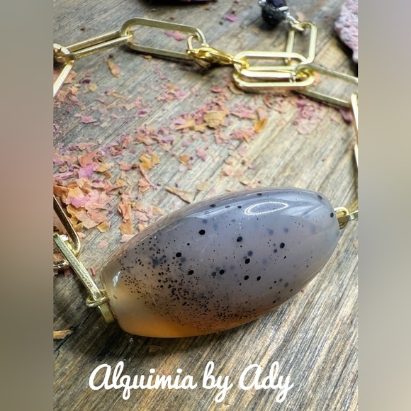 Elegant Gold and Gray agate Bracelet - Picture 2 of 4